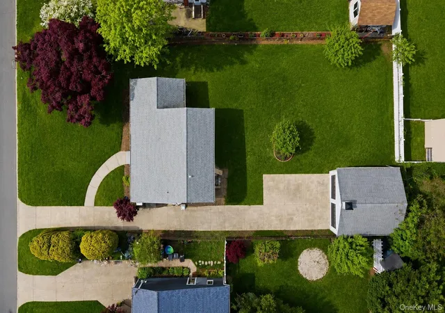 Photo 4 of Single family home for sale at 1413 Peters Blvd, Islip, NY 11706 | MLS# 999944 | Listing updated on 2026-09-20