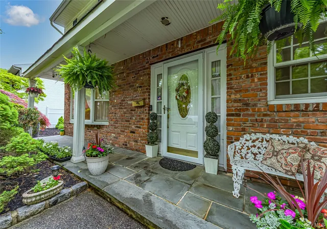 5th image of 32 Dressler Rd, Greenlawn, NY 11740 | MLS# 999945