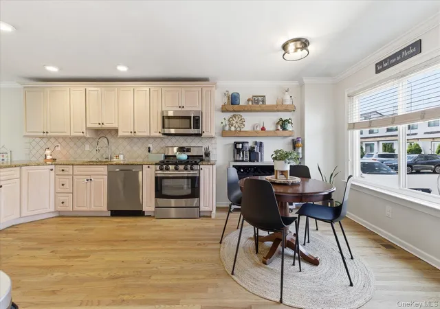 5th image of 15 Franklin Pl #15, Oceanside, NY 11572 | MLS# 999949