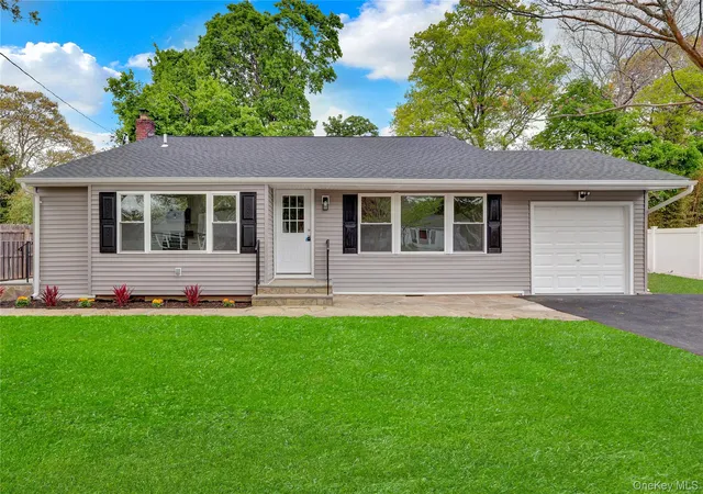 Homes for sale in Huntington, NY | 15 Glenwood Ln, Huntington, NY 11743 | MLS# 999958