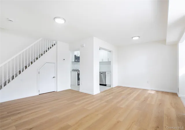 Homes for sale in New York, NY | 33 Marc St, New York, NY 10314 | MLS# 999969
