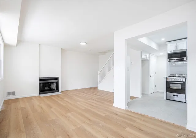 Homes for sale in New York, NY | 33 Marc St, New York, NY 10314 | MLS# 999969
