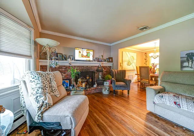 3rd image of 313 Waterside Rd, Northport, NY 11768 | MLS# 999987