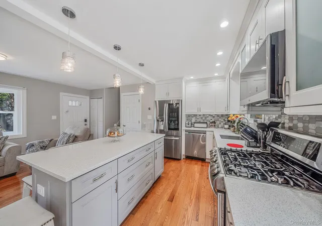 5th image of 52 Garden Ln, Centereach, NY 11720 | MLS# 999996