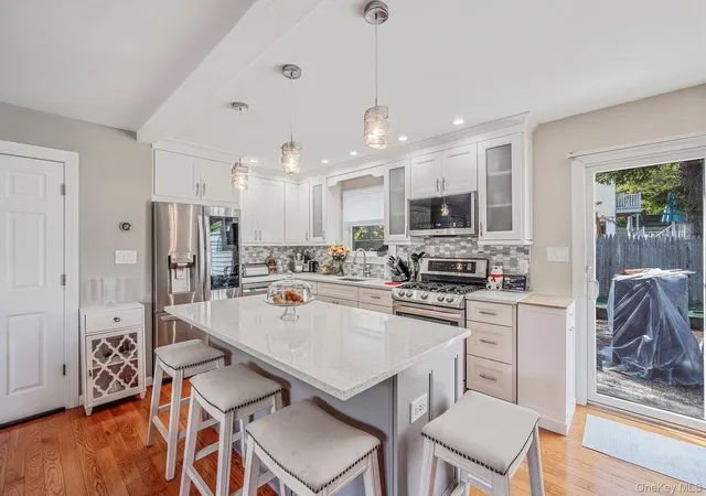 4th image of 52 Garden Ln, Centereach, NY 11720 | MLS# 999996