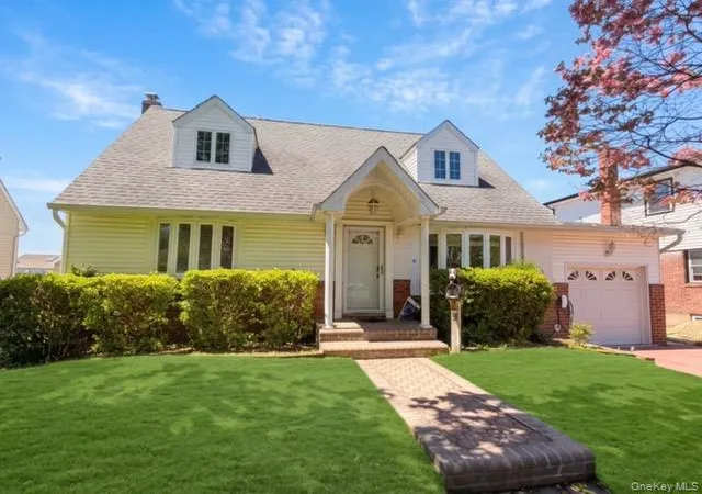 1st image of 31 Stoothoff Dr, New Hyde Park, NY 11040 | MLS# 000008