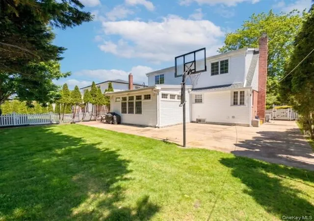 15th image of 31 Stoothoff Dr, New Hyde Park, NY 11040 | MLS# 000008