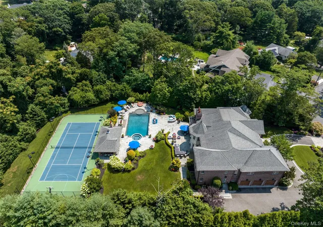 33rd image of 5 Kodiak Dr, Woodbury, NY 11797 | MLS# 000011