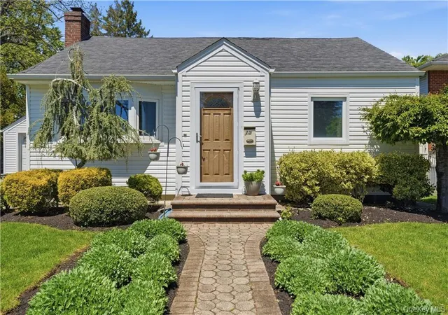 3rd image of 15 Russel Ave, Hempstead, NY 11714 | MLS# 000016
