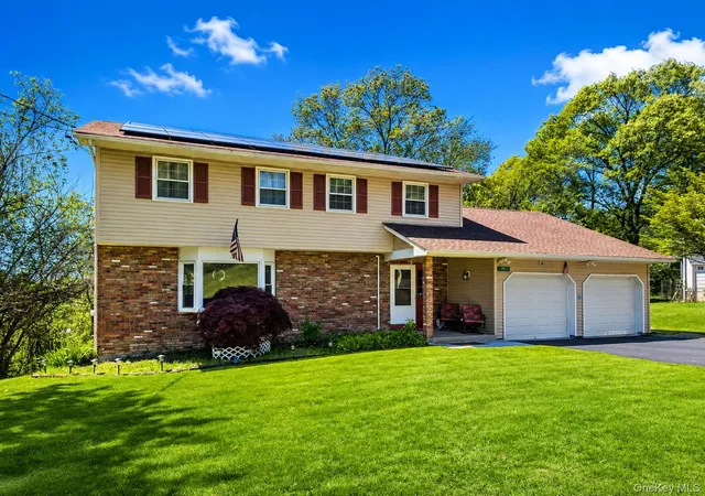 Photo 1 of Single family home for sale at 29 Hillview Dr, La Grange, NY 12603 | MLS# 000018 | Listing updated on 2026-09-21