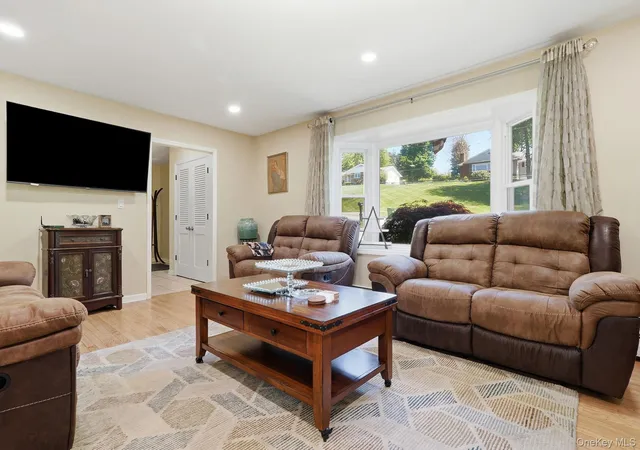 Photo 4 of Single family home for sale at 29 Hillview Dr, La Grange, NY 12603 | MLS# 000018 | Listing updated on 2026-09-21