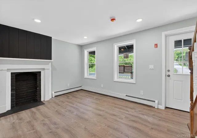 4th image of 152 N Clinton St, Poughkeepsie, NY 12601 | MLS# 000024