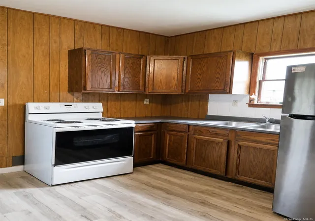 Homes for sale in Fallsburg, NY | 5033 Main St, Fallsburg, NY 12779 | MLS# 000029