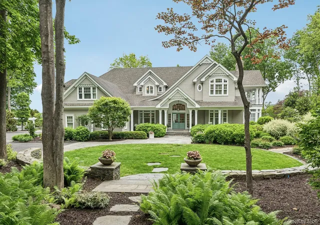 2nd image of 6 Pheasant Run, Smithtown, NY 11780 | MLS# 000034