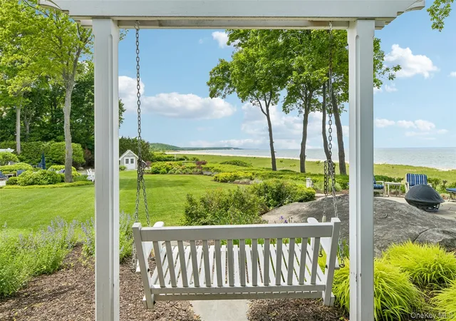 50th image of 6 Pheasant Run, Smithtown, NY 11780 | MLS# 000034