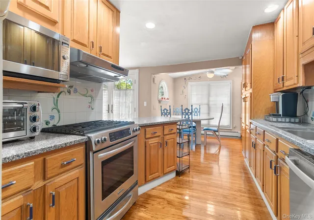 4th image of 46 39Th St, Islip, NY 11751 | MLS# 000039