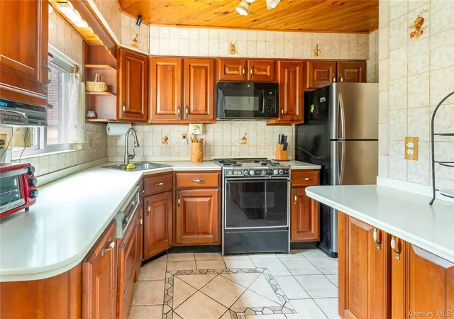 Photo 4 of Sale Pending at 51-05 74th Street, New York, NY 11373 | MLS# 000045 | Listing updated on 2026-07-31