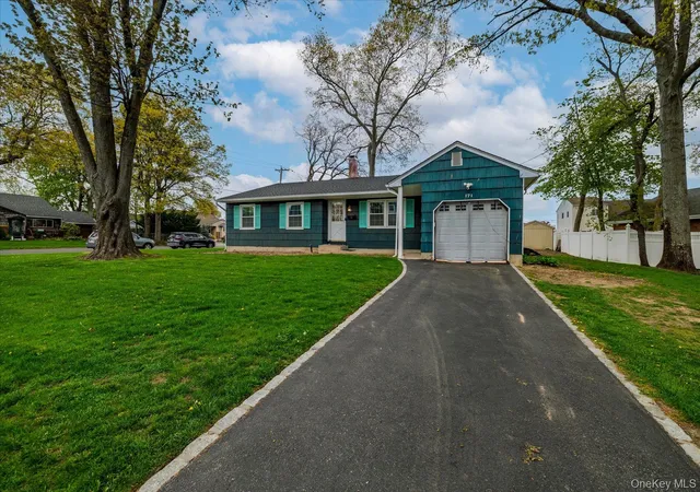 2nd image of 171 W 16th St, Babylon, NY 11729 | MLS# 000062
