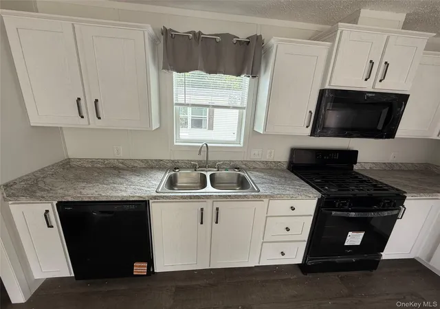 Photo 4 of Manufactured home for sale at 29 Shore Ln, Mamakating, NY 12722 | MLS# 000066 | Listing updated on 2026-10-19