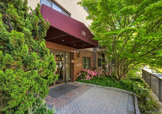 Homes for sale in Eastchester, NY | 108 Sagamore Rd #5E, Eastchester, NY 10708 | MLS# 000069
