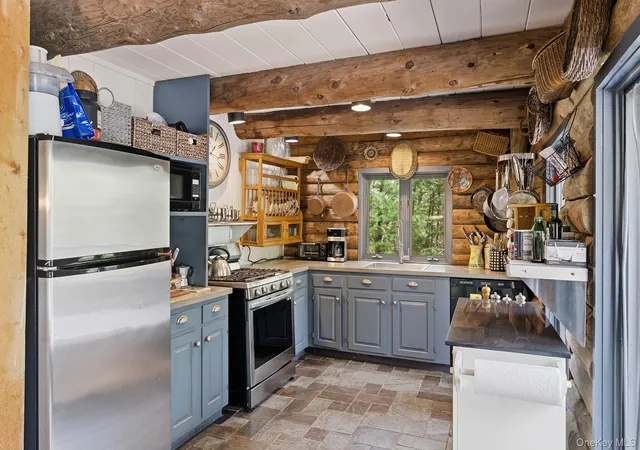 Photo 44 of Single family home for sale at 129 Bull Path, East Hampton, NY 11937 | MLS# 000080 | Listing updated on 2026-10-06