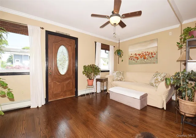 3rd image of 22 Salem Pl, Copiague, NY 11726 | MLS# 000089
