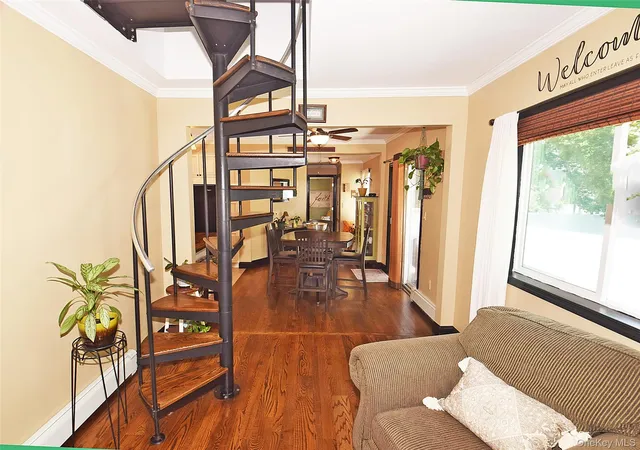 5th image of 22 Salem Pl, Copiague, NY 11726 | MLS# 000089