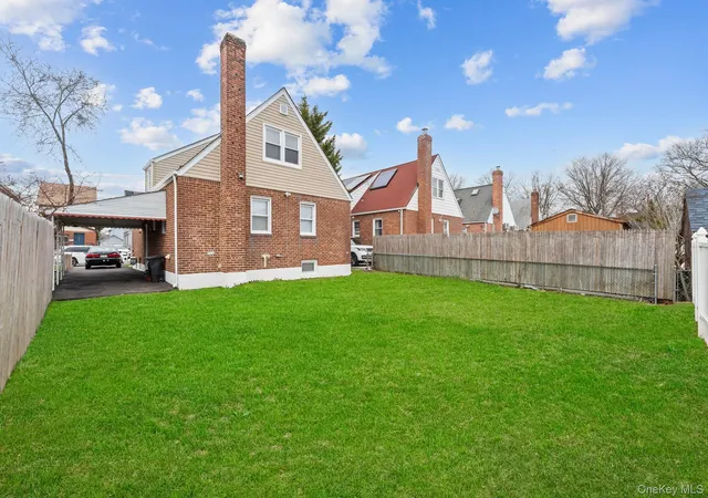 13th image of 20 Dewitt St, Hempstead, NY 11580 | MLS# 000110