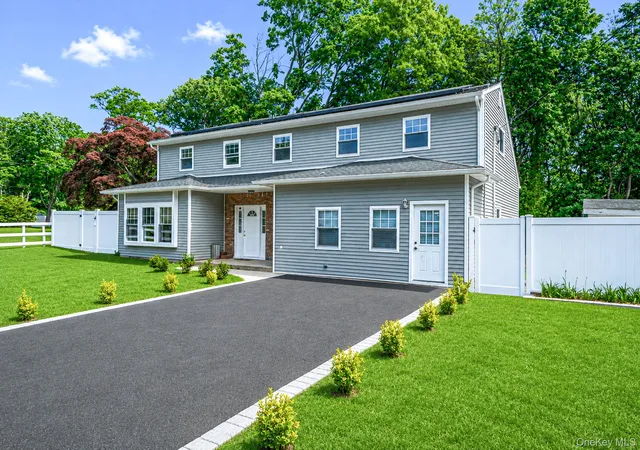 2nd image of 883 Hawkins Ave, Brookhaven, NY 11755 | MLS# 000128