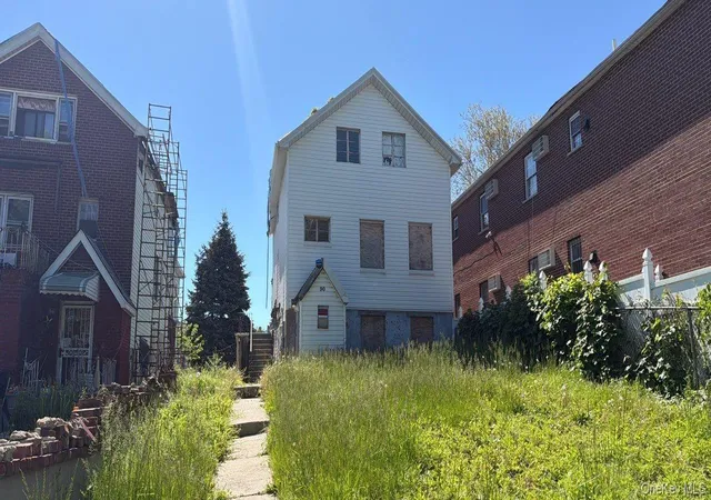 Photo 1 of Sale Pending at 90 Jackie Robinson Pkwy, Brooklyn, NY 11207 | MLS# 000164 | Listing updated on 2026-08-31