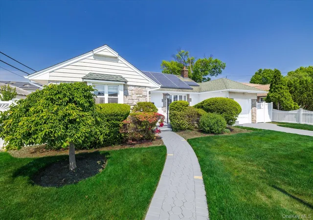 Photo 1 of Single family home for sale at 708 Lorentz St, Elmont, NY 11003 | MLS# 1000197 | Listing updated on 2026-08-29