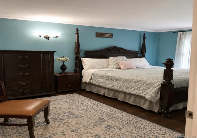 4th image of 930 Merrick Rd, Hempstead, NY 11510