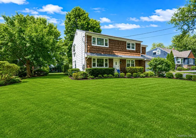 3rd image of 31 Crooked Hill Rd, Huntington, NY 11743 | MLS# 1000232
