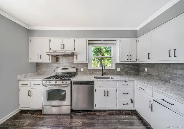 5th image of 31 Crooked Hill Rd, Huntington, NY 11743 | MLS# 1000232