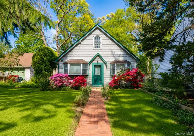 1st image of 2027 Oakland Ave, Hempstead, NY 11793 | MLS# 1000241
