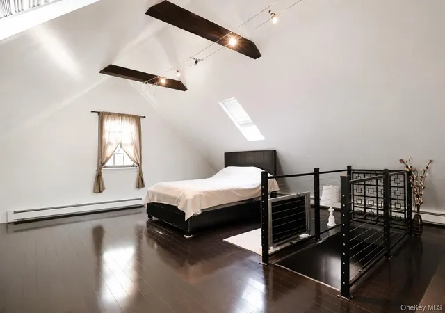 5th image of 2027 Oakland Ave, Hempstead, NY 11793 | MLS# 1000241