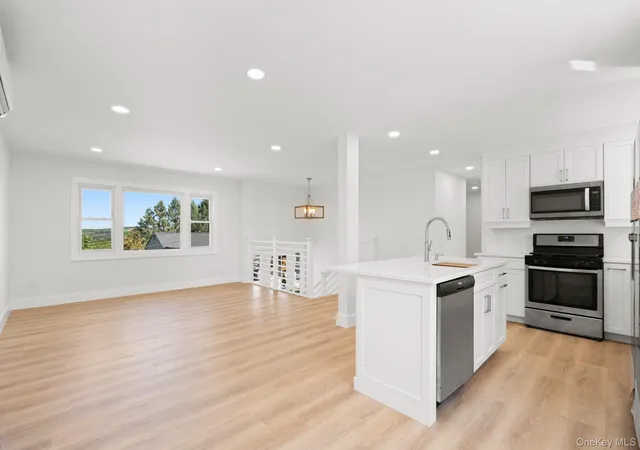Photo 4 of Sale Pending at 18 Highland Ave, Warwick (town), NY 10990 | MLS# 1000256 | Listing updated on 2026-09-14