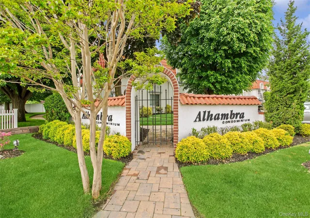 2nd image of 17 Alhambra Dr, Oceanside, NY 11572