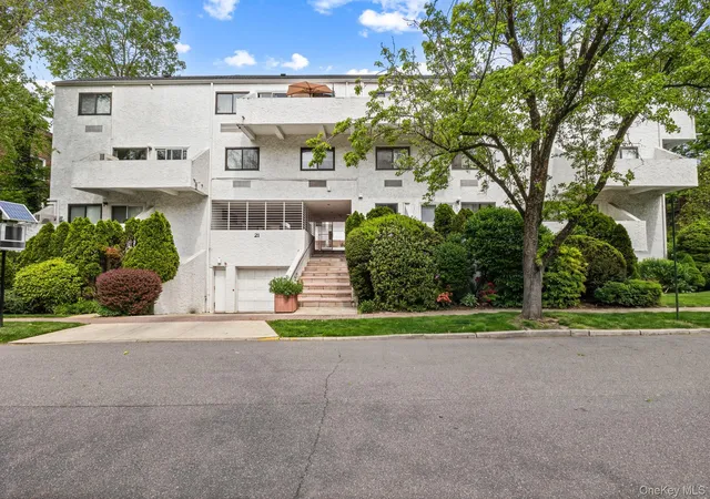 1st image of 21 Canterbury Rd #15, Great Neck, NY 11021 | MLS# 1000316