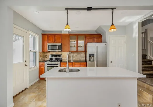 Photo 4 of Sale Pending at 11458 198th Street, Saint Albans, NY 11412 | MLS# 1000355 | Listing updated on 2026-08-09
