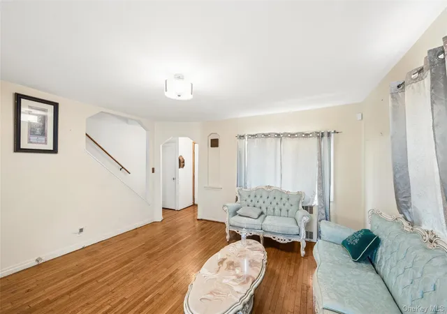 3rd image of 1043 Thomas Ave, Hempstead, NY 11510 | MLS# 1000357