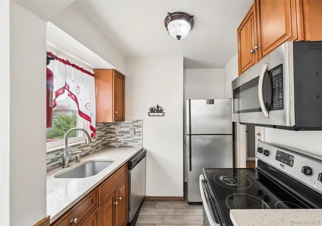 5th image of 1043 Thomas Ave, Hempstead, NY 11510 | MLS# 1000357