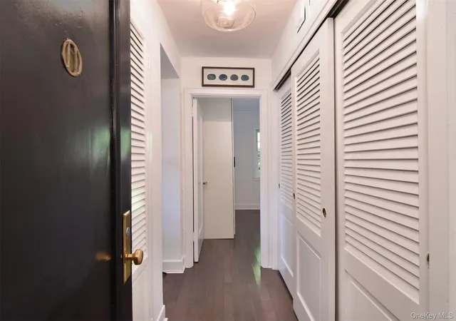 4th image of 11 Beechtree Ln, Eastchester, NY 10709