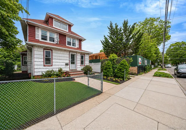 3rd image of 21823 139Th Ave, Springfield Gardens, NY 11413 | MLS# 1000381