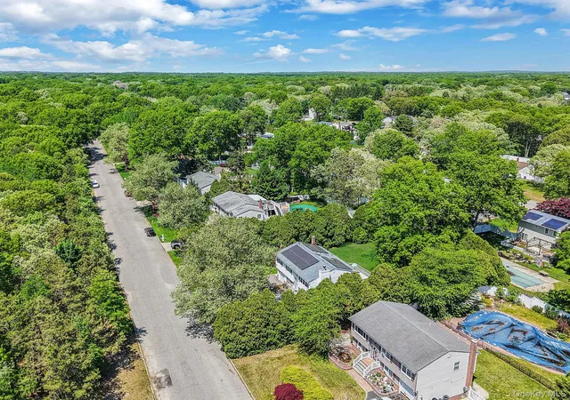 2nd image of 15 Peters Ln, Port Jefferson Station, NY 11776 | MLS# 1000382