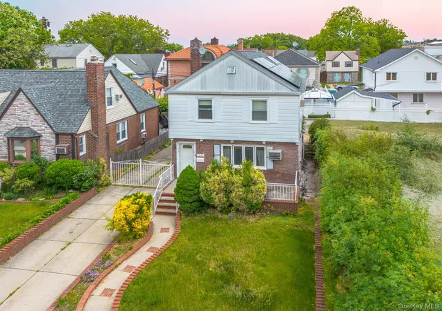 Photo 1 of Single family home for sale at 75 75 180th Street, Fresh Meadows, NY 11366 | MLS# 1000409 | Listing updated on 2026-08-24