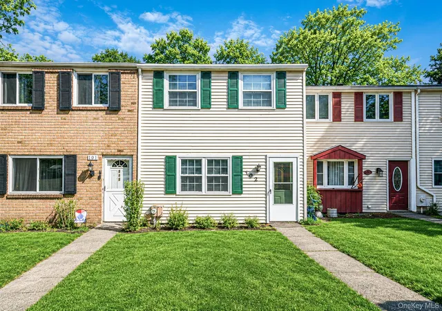 2nd image of 102 Hill Spur, Calverton, NY 11933 | MLS# 1000433