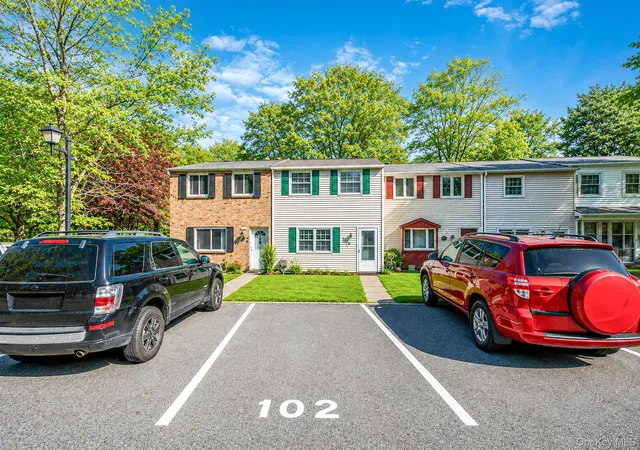 3rd image of 102 Hill Spur, Calverton, NY 11933 | MLS# 1000433