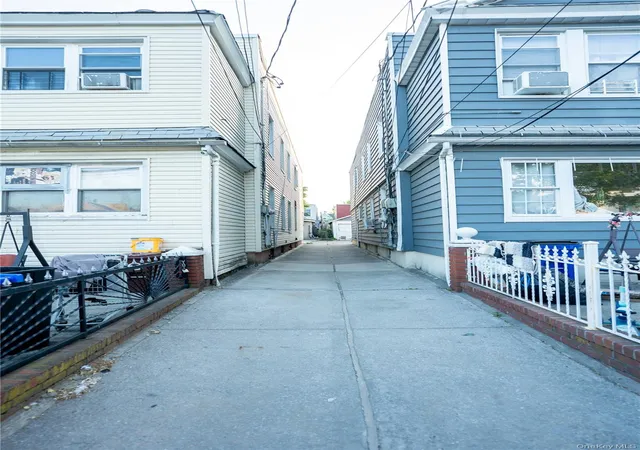 30th image of 9324 123rd St, South Richmond Hill, NY 11419 | MLS# 1000448