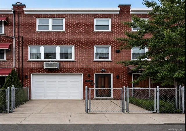 Photo 1 of Single family home for sale at 2733 Hone Ave, New York, NY 10469 | MLS# 1000472 | Listing updated on 2026-09-16